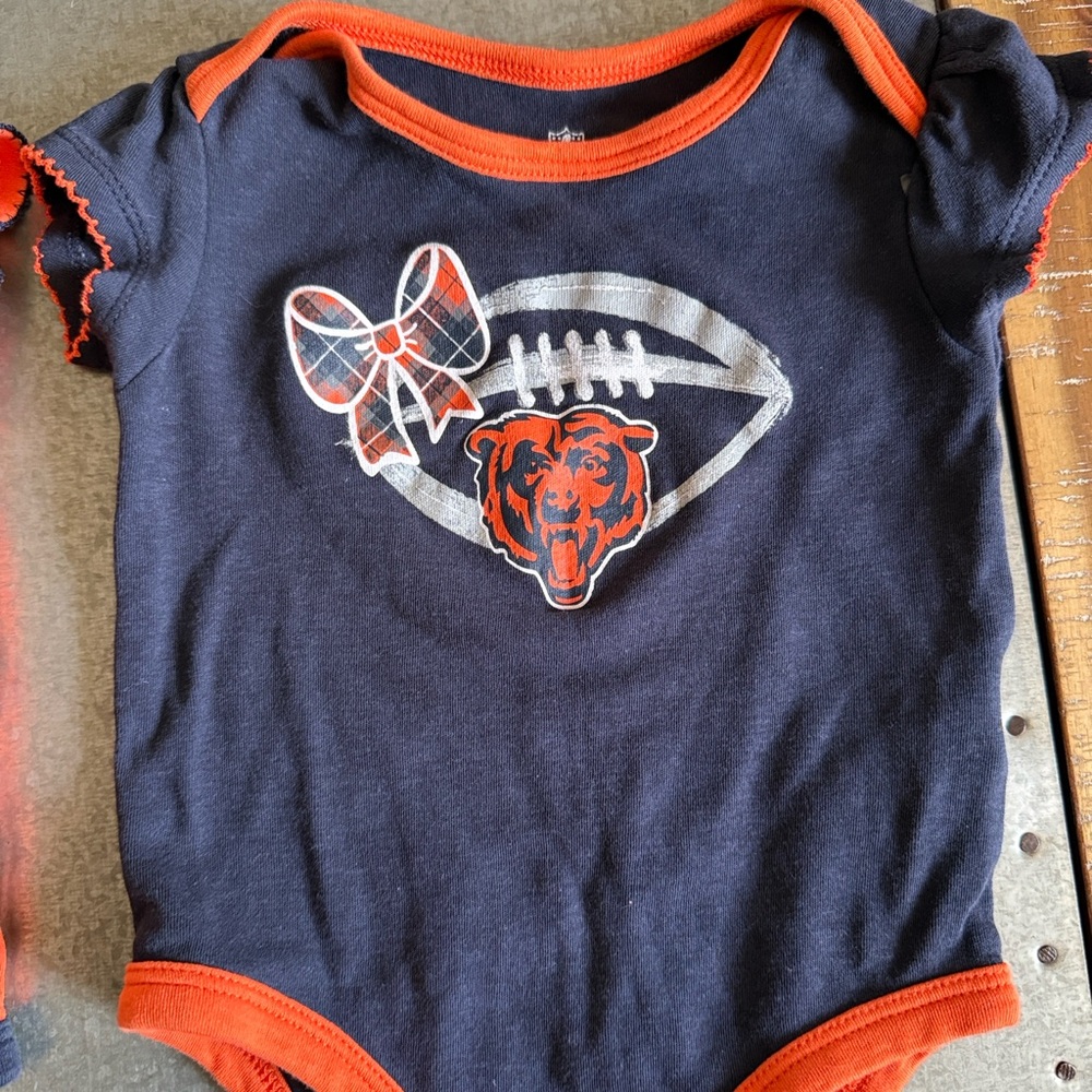 Chicago Bears Baby One-Piece Bodysuit - Orange & Navy (2-Pack) - Picture 3 of 6